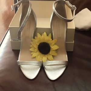 Vince Camuto IM-Restin